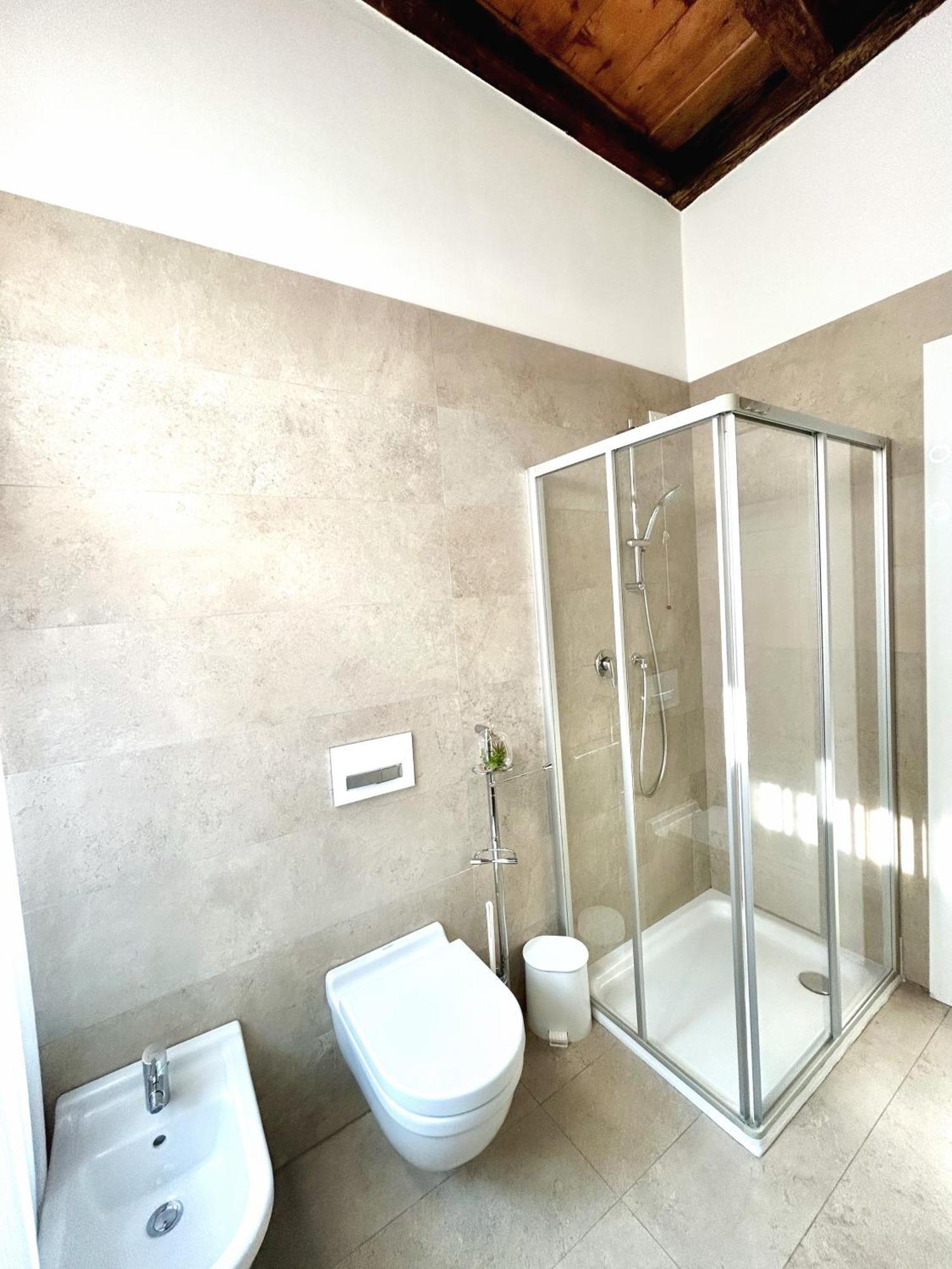 Althamer Palace Apartments Arco Luaran gambar