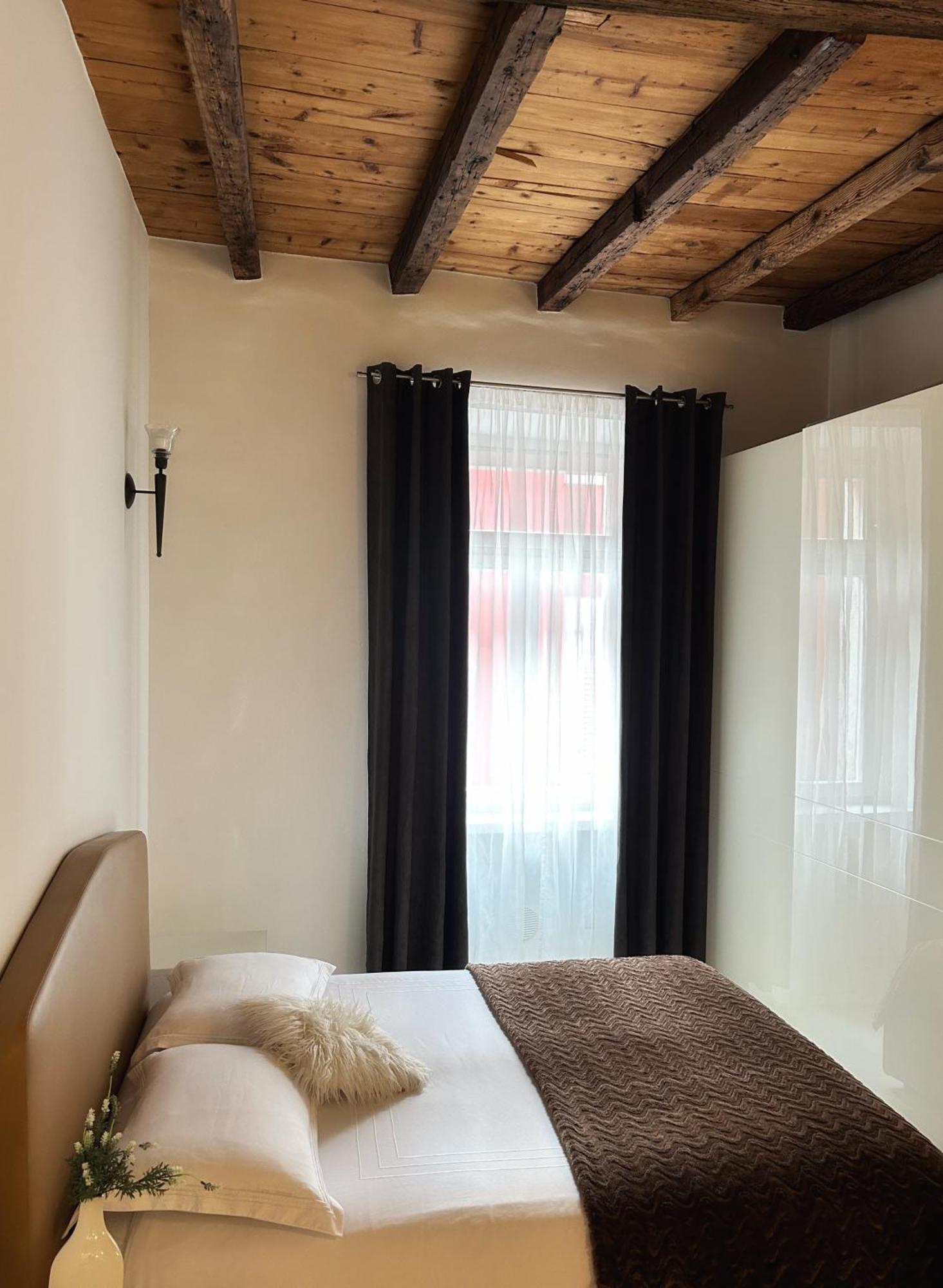 Althamer Palace Apartments Arco Luaran gambar